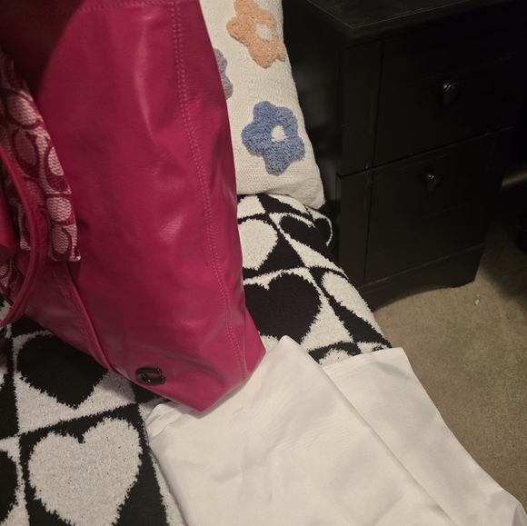 Coach Hall Tote - Picture 9 of 16